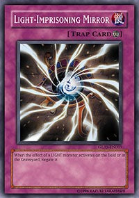 Light-Imprisoning Mirror