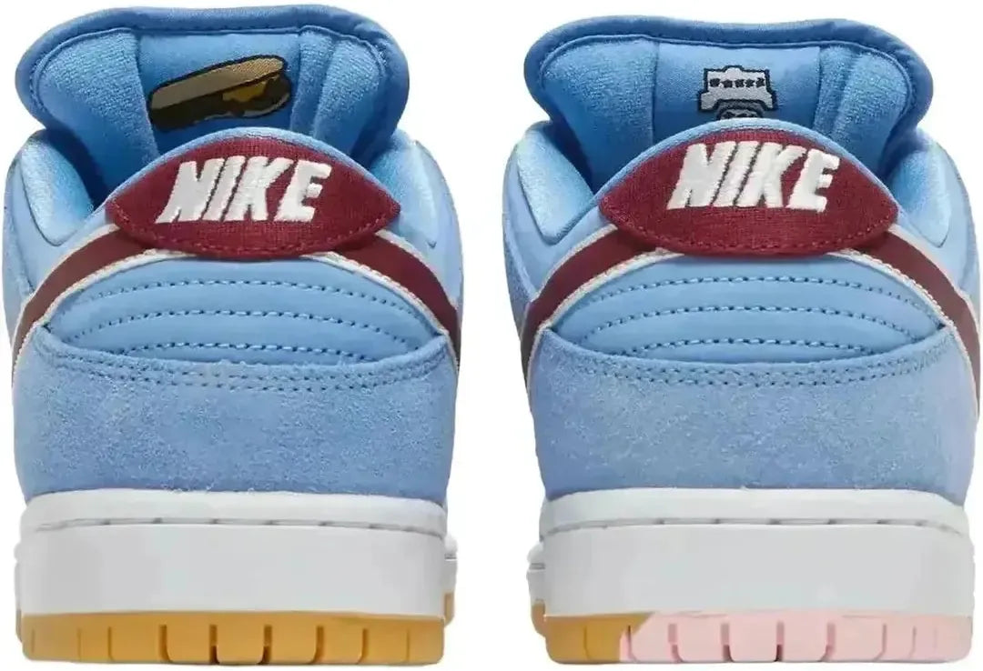 Nike SB Dunk Low "Philadelphia Phillies"